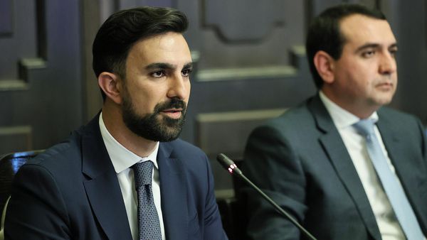 Председатель комитета по управлению государственным имуществом Арнак Аветисян во время очередного заседания правительства (11 мая 2023). Еревaн - Sputnik Армения