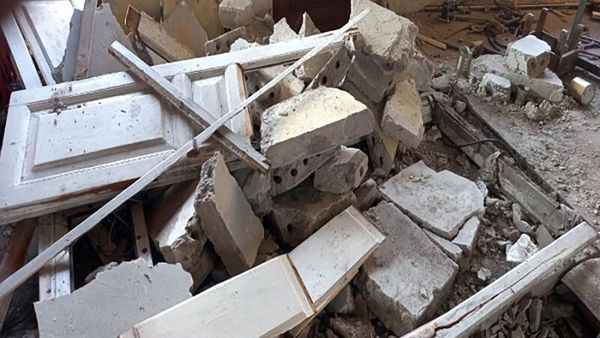 В одном из домов по улице Гарегина Нжде села Бурастан в результате утечки газа произошел взрыв (14 мая 2023). Араратсая область - Sputnik Армения