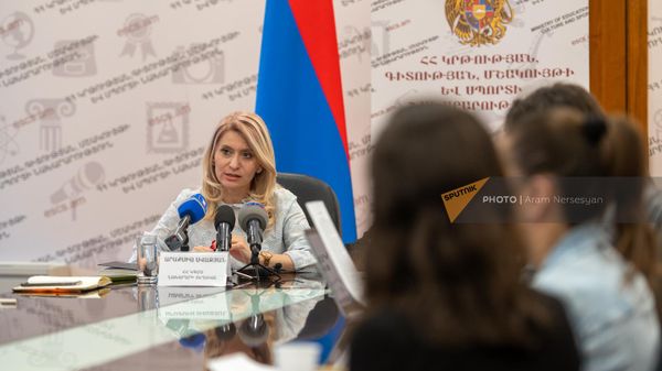 Արաքսիա Սվաջյանը ասուլիսի ժամանակ - Sputnik Արմենիա