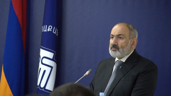 Премьер-министр Никол Пашинян на заседании инициативной группы партии Гражданский договор (18 мая 2023). Еревaн - Sputnik Армения