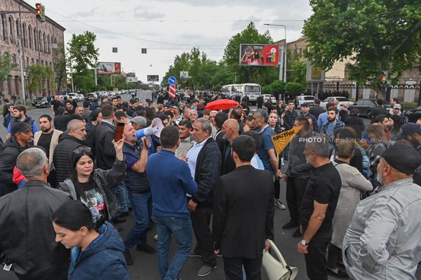 Акция родителей погибших военнослужащих и их сторонников в поддержку арестованной Гаяне Акопян (20 мая 2023). Еревaн - Sputnik Армения
