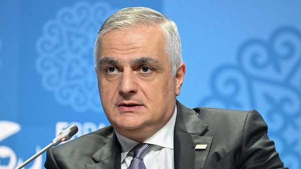 Вице-премьер Армении Мгер Григорян на сессии Приоритеты ЕАЭС 2030+ в рамках Евразийского экономического форума (24 мая 2023). Москвa Вице-премьер Армении Мгер Григорян на сессии Приоритеты ЕАЭС 2030+ в рамках Евразийского экономического форума (24 мая 2023). Москвa - Sputnik Армения