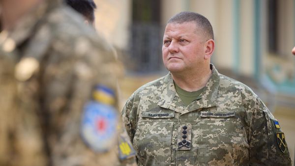 Главнокомандующий Вооружёнными силами Украины Валерий Залужный во время вручении государственных наград по случаю Дня Воздушных сил ВСУ (7 августа 2022). Украина - Sputnik Армения