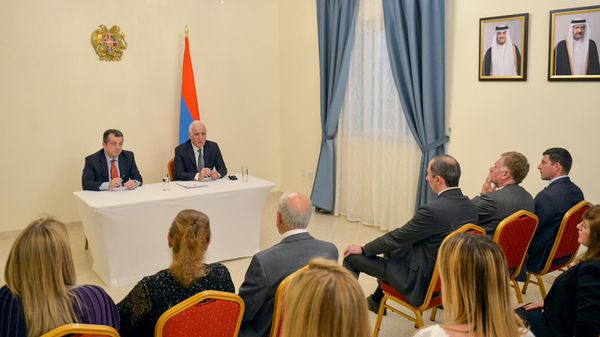 Վահագն Խաչատուրյանի հանդիպումը Կատարի հայ համայնքի ներկայացուցիչների հետ - Sputnik Արմենիա