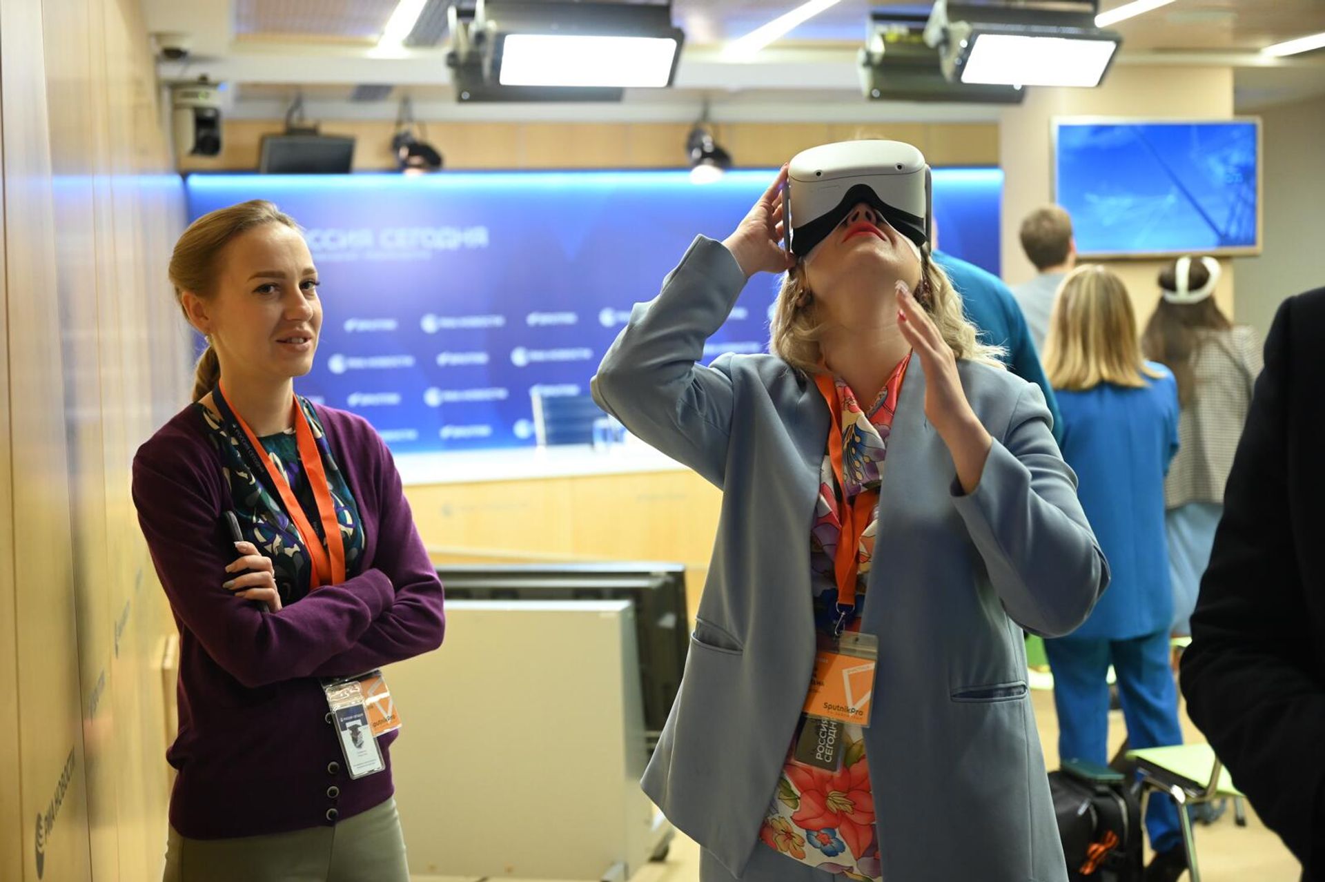 VR очки на мастер-классе SputnikPro на Зубовском (26 мая 2023). Москва - Sputnik Армения, 1920, 26.05.2023