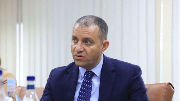 Министр экономики Ваан Керобян встретился с главой представительства Commerzbank AG в Узбекистане и на Южном Кавказе Кетеван Антидзе и менеджером по работе с клиентами Марией Мостово (26 мая 2023). Еревaн - Sputnik Армения