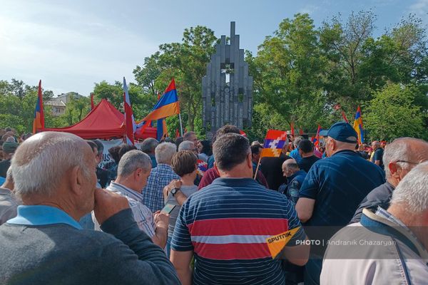 Акция АРФ Дашнакцутюн, приуроченная ко Дню Первой Республики, у памятника Немезис (28 мая 2023). Еревaн Акция АРФ Дашнакцутюн, приуроченная ко Дню Первой Республики, у памятника Немезис (28 мая 2023). Еревaн - Sputnik Армения