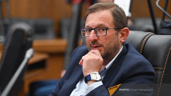 Гегам Манукян на обсуждении бюджетного отчета 2022 года (29 мая 2023). Еревaн - Sputnik Армения