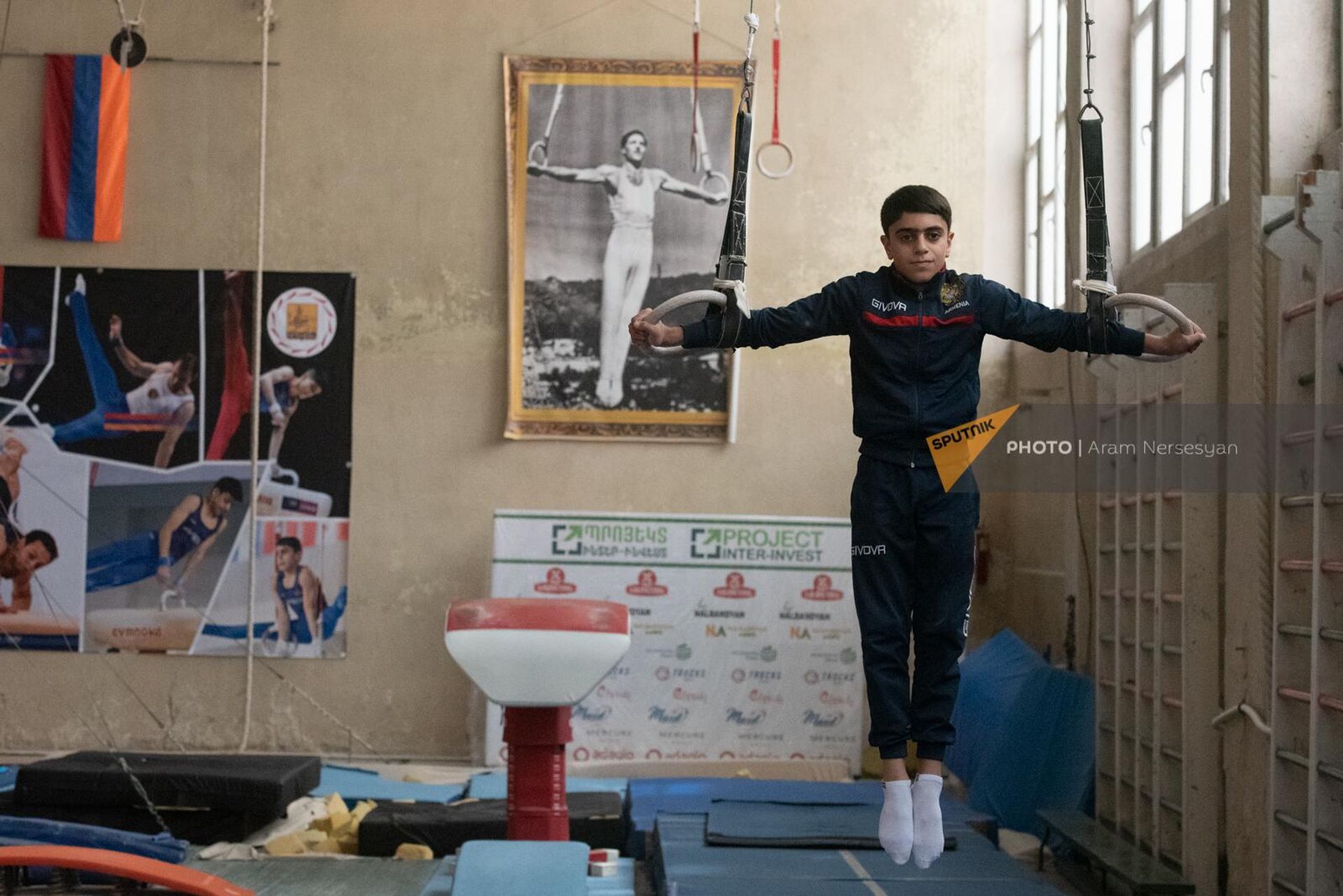 Мастер спорта международного класса, двукратный чемпион мира, гимнаст Гамлет Манукян на тренировке - Sputnik Արմենիա, 1920, 02.06.2023