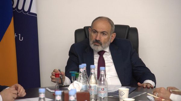 Премьер-министр Никол Пашинян провел заседание правления партии Гражданский договор, на котором были назначены дни выборов в советы Малатия-Себастия и территориальные структуры Ачапняка (30 мая 2023). Еревaн - Sputnik Армения