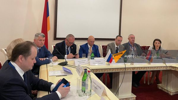 Двусторонняя российско-армянская конференция Развитие российско-армянских отношений в евразийском пространстве (1 июня 2023). Еревaн - Sputnik Армения