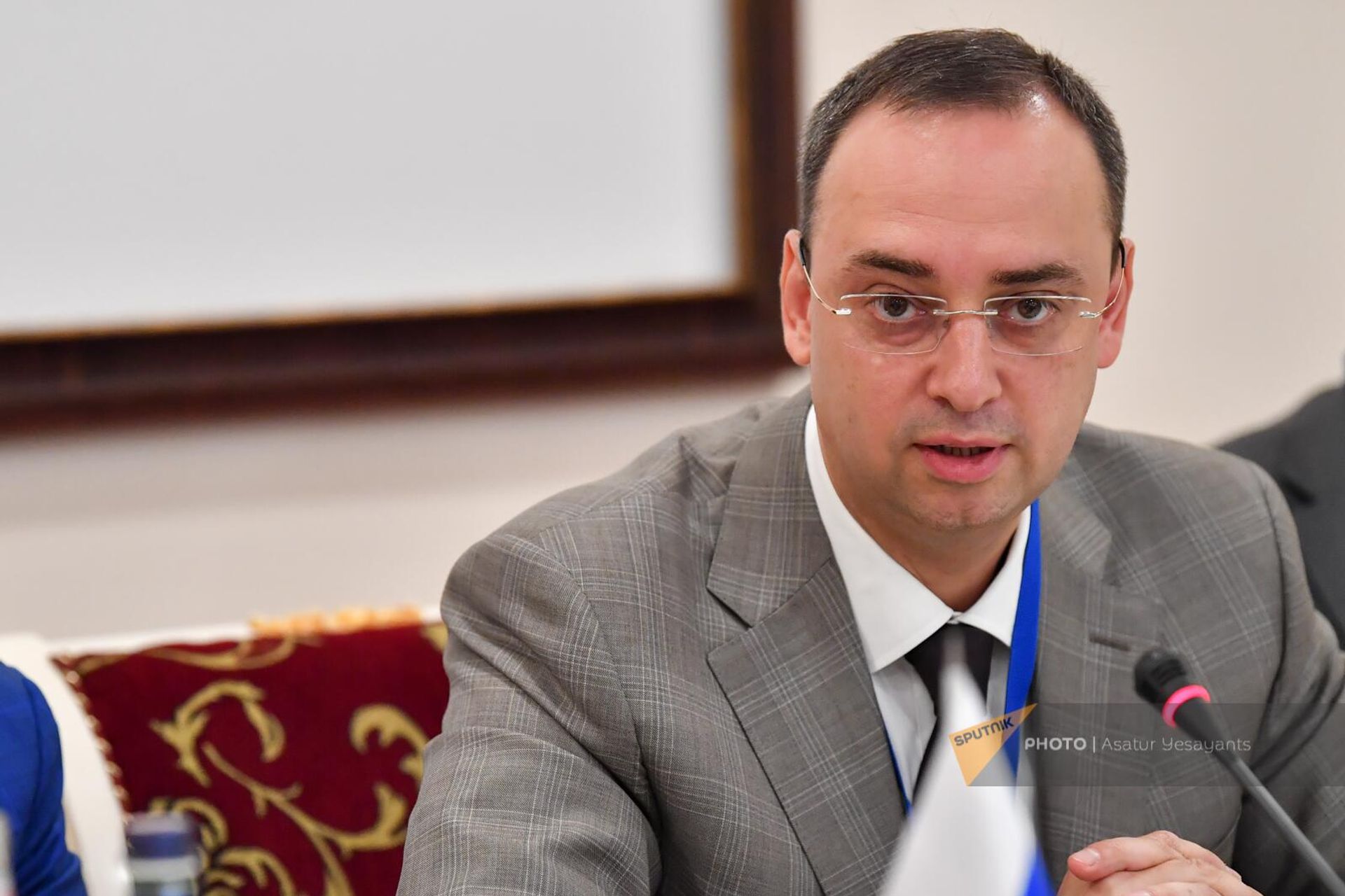Дмитрий Стасюлис на двусторонней российско-армянской конференции Развитие российско-армянских отношений в евразийском пространстве (1 июня 2023). Еревaн - Sputnik Армения, 1920, 01.06.2023