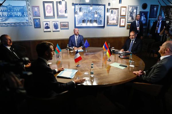 Մոլդովայում մեկնարկել է Փաշինյանի մասնակցությամբ հնգակողմ հանդիպումը Մոլդովայում մեկնարկել է Փաշինյանի մասնակցությամբ հնգակողմ հանդիպումը - Sputnik Արմենիա