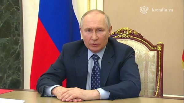 Недоброжелатели пытаются раскачать ситуацию внутри РФ, мы не позволим им это сделать — Путин - Sputnik Армения