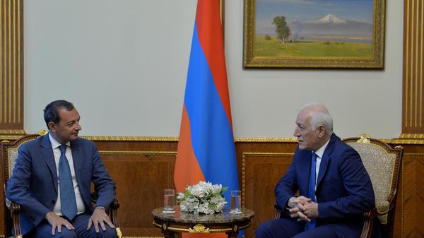Վահագն Խաչատուրյանն ընդունել է Իտալիայի դեսպան Դի Րիզոյային  - Sputnik Արմենիա
