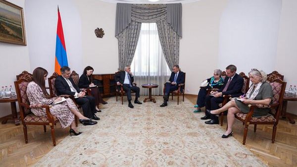 Գրիգորյանն ու Կլաարը քննարկել են Երասխ-Հորադիզ երկաթուղու վերականգման հեռանկարը - Sputnik Արմենիա