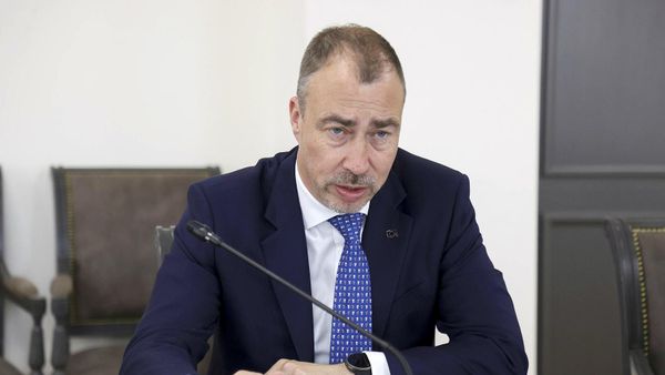 Министр иностранных дел Арарат Мирзоян принял специального представителя ЕС по Южному Кавказу и кризису в Грузии Тойво Клаара (6 июня 2023). Еревaн - Sputnik Армения