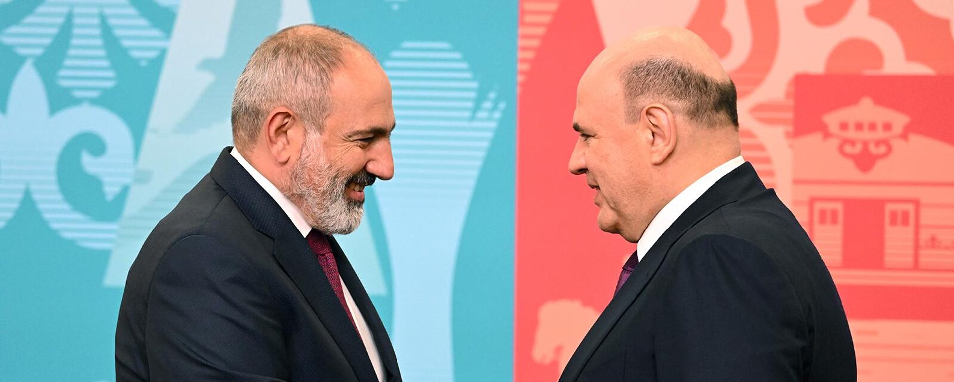Председатель правительства РФ Михаил Мишустин встречает премьер-министра Армении Никола Пашиняна во время двухсторонней встречи в рамках заседания глав делегаций - участников Евразийского межправительственного совета (7 июня 2023). Сочи - Sputnik Армения, 1920, 07.06.2023