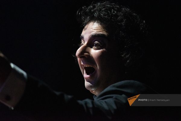 Фотокорреспондент Sputnik Армения "поймал" эмоции дирижера Карена Дургаряна - Sputnik Армения
