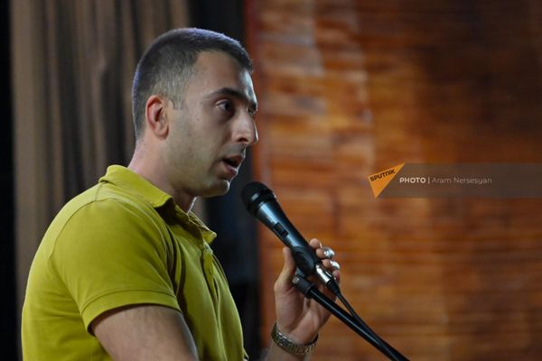 Председатель жюри Ваге Будумян на церемонии открытия фестиваля Один кадр (12 июня 2023). Еревaн Председатель жюри Ваге Будумян на церемонии открытия фестиваля Один кадр (12 июня 2023). Еревaн - Sputnik Армения