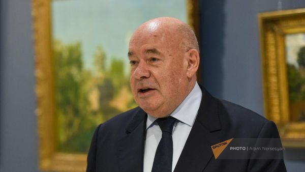 Спецпредставитель президента России по международному культурному сотрудничеству Михаил Швыдкой на торжественной церемонии открытия после реставрации Музея русского искусства (13 июня 2023). Еревaн - Sputnik Армения
