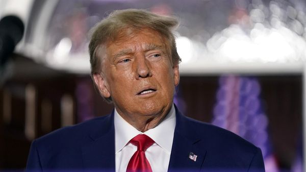 Бывший президент США Дональд Трамп выступает в Национальном гольф-клубе в Бедминстере (13 июня 2023). Бедминстер - Sputnik Армения