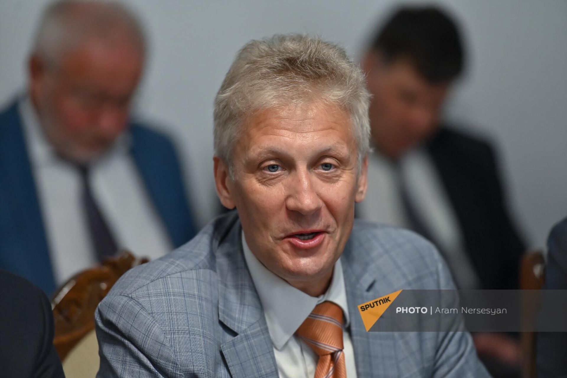 Заместитель директора 4-го департамента стран СНГ МИД России Сергей Пальтов на встрече с губернатором Сюника Робертом Гукасяном (16 июня 2023). Капан Заместитель директора 4-го департамента стран СНГ МИД России Сергей Пальтов на встрече с губернатором Сюника Робертом Гукасяном (16 июня 2023). Капан - Sputnik Армения, 1920, 16.06.2023