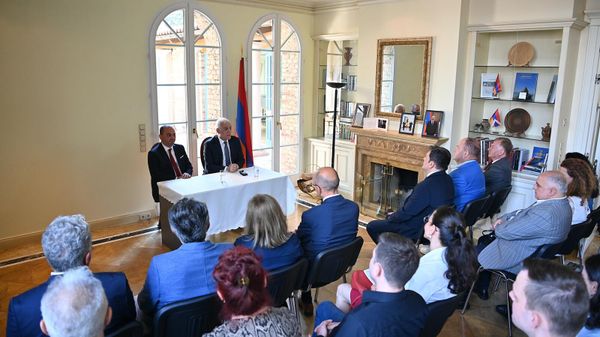 Նախագահ Վահագն Խաչատուրյանը հանդիպել է Գերմանահայ համայնքի ներկայացուցիչների հետ - Sputnik Արմենիա