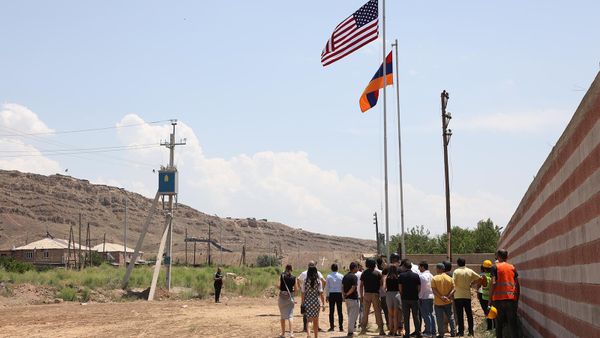 ՀՀ–ի ու ԱՄՆ–ի դրոշները Երասխում - Sputnik Արմենիա