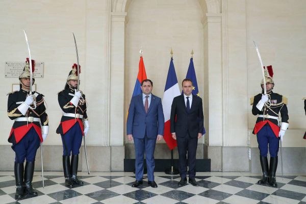 Պապիկյանը ֆրանսիացի գործընկերոջ հետ քննարկել է տարածաշրջանային անվտանգության հարցեր - Sputnik Արմենիա