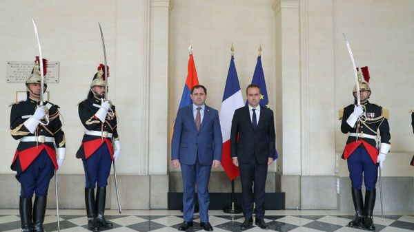 Սուրեն Պապիկյանն այցելել էր Ֆրանսիա - Sputnik Արմենիա