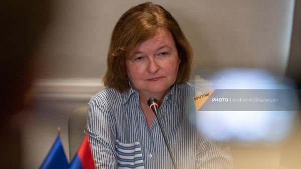 Председательподкомитета по безопасности и обороне Европейского парламента Натали Луазо на пресс-конференции (21 июня 2023). Еревaн - Sputnik Армения
