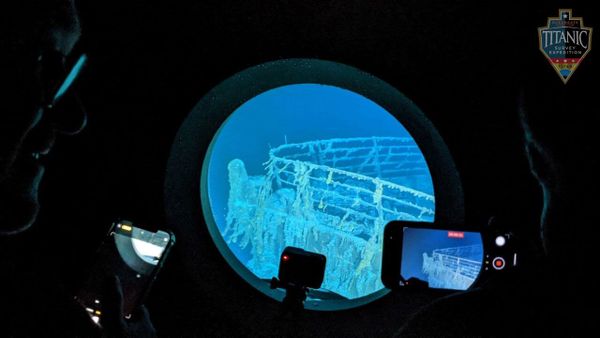 Команда батискафа компании OceanGate во время погружения к лайнеру Титаник. Архивное фото - Sputnik Армения