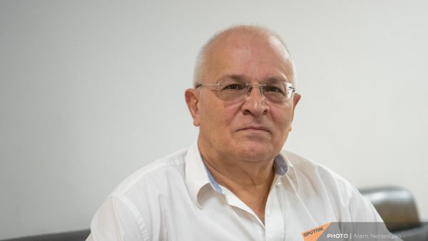 Писатель Марк Арен (Карен Маркарян) в гостях радио Sputnik - Sputnik Армения