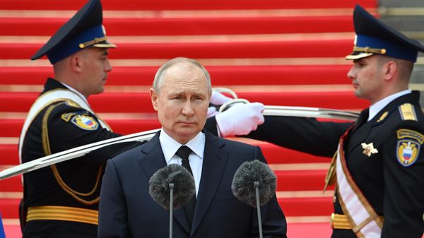 Президент РФ Владимир Путин во время обращения к подразделениям Министерства обороны РФ, Росгвардии, МВД, ФСБ и ФСО РФ, обеспечившими порядок и законность во время мятежа (27 июня 2023). Москвa - Sputnik Армения