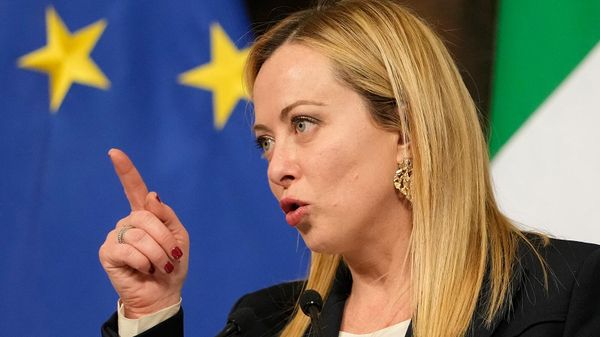 Премьер-министр Италии Джорджия Мелони во время совместной пресс-конференции с канцлером Австрии (2 мая 2023). Рим - Sputnik Армения