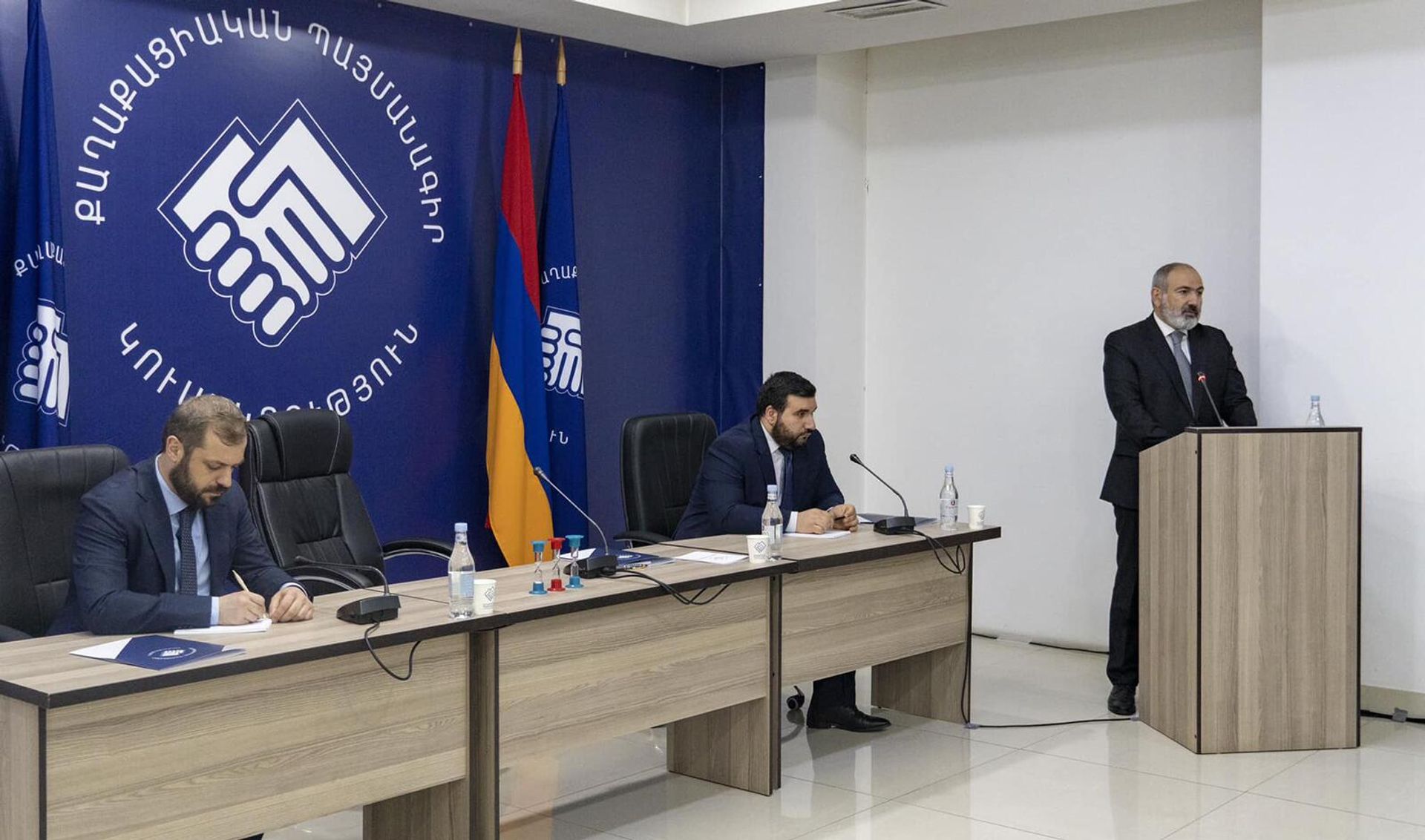 Премьер-министр Никол Пашинян на заседании инициативной группы партии Гражданский договор (29 июня 2023). Еревaн - Sputnik Արմենիա, 1920, 29.06.2023