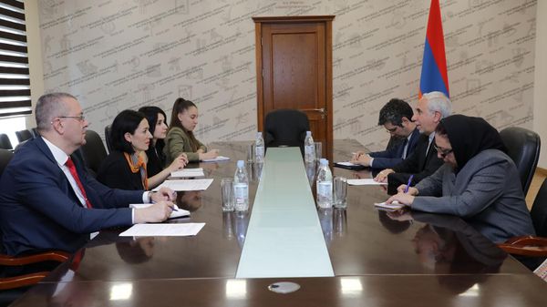 ԿԳՄՍ նախարարը հանդիպել է Իրանի՝ առաքելությունն ավարտող դեսպանի հետ - Sputnik Արմենիա