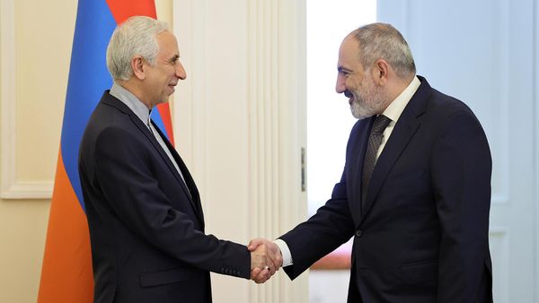 Վարչապետ Նիկոլ Փաշինյանն ընդունել է Հայաստանում Իրանի Իսլամական Հանրապետության արտակարգ և լիազոր դեսպան Աբբաս Բադախշան Զոհուրիին - Sputnik Արմենիա