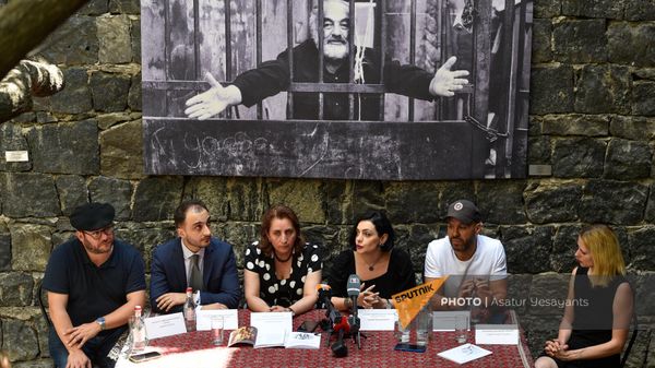 Пресс-конференция, посвященная танцевальному представлению “Цвет граната” по случаю 100-летия Сергея Параджанова (4 июля 2023). Еревaн - Sputnik Армения