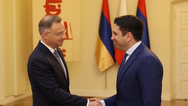 Делегацию, возглавляемую председателем НС РА Аленом Симоняном принял президент Польши Анджей Дуда (4 июля 2023). Варшавa - Sputnik Армения