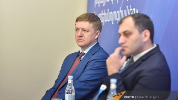 Заместитель директора по международному сотрудничеству АНО Цифровая экономика Андрей Филиппов на армяно-российском форуме Цифровая трансформация предприятий промышленности: новые бизнес-модели и технологии (5 июля 2023). Еревaн - Sputnik Армения