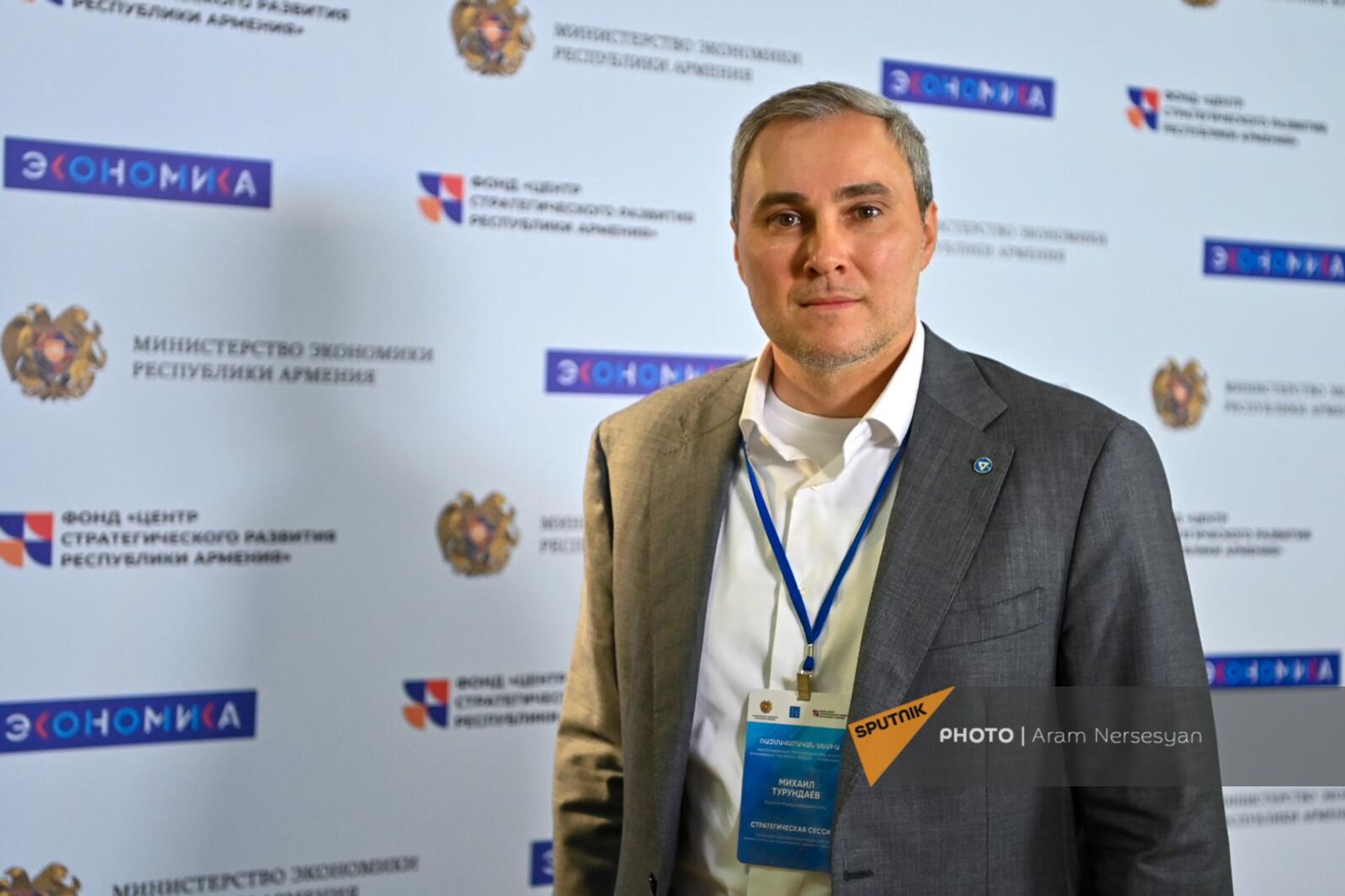  Генеральный директор Русатома Михаил Турундаев на армяно-российском форуме Цифровая трансформация предприятий промышленности: новые бизнес-модели и технологии (5 июля 2023). Еревaн - Sputnik Армения, 1920, 06.07.2023