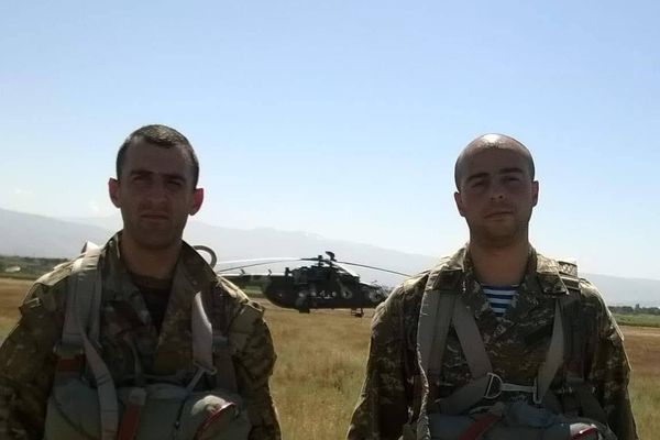 Գնել Համբարձումյանը աջից - Sputnik Արմենիա