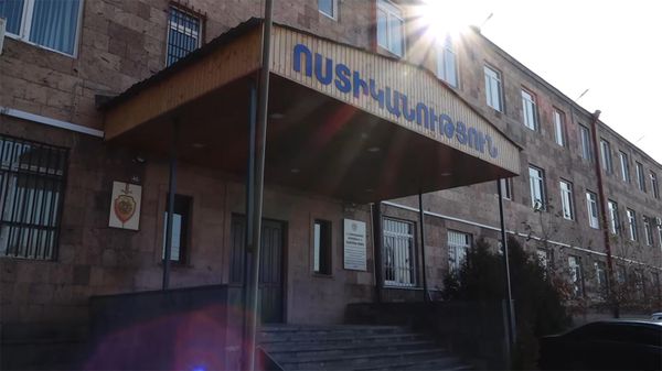 Աշտարակի համայնքային ոստիկանները հայտնաբերել են տեսանկարահանող սարքը վնասած տղամարդուն - Sputnik Արմենիա