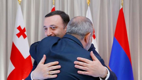 Встреча премьер-министров Армении и Грузии Никола Пашиняна и Ираклия Гарибашвили (7 июля 2023). Батуми - Sputnik Армения