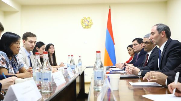 Տատյանա Բակալչուկը հանդիպել է ԲՏԱ նախարար Ռոբերտ Խաչատրյանի հետ - Sputnik Արմենիա