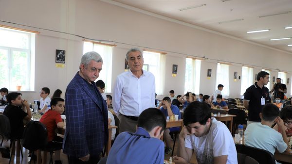 Սերժ Սարգսյանը հետևել է պատանի շախմատիստների խաղին  - Sputnik Արմենիա