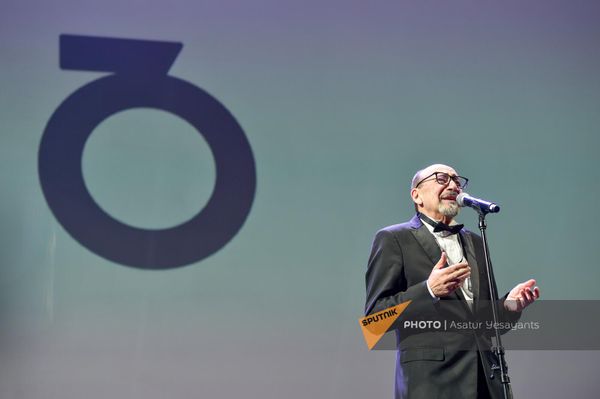Арутюн Хачатрян рассказал историю создания "Золотого абрикоса" и отметил его вклад в развитие индустрии кино в регионе - Sputnik Армения