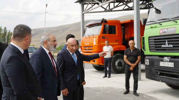 Նիկոլ Փաշինյանը Կոտայքի մարզում - Sputnik Արմենիա